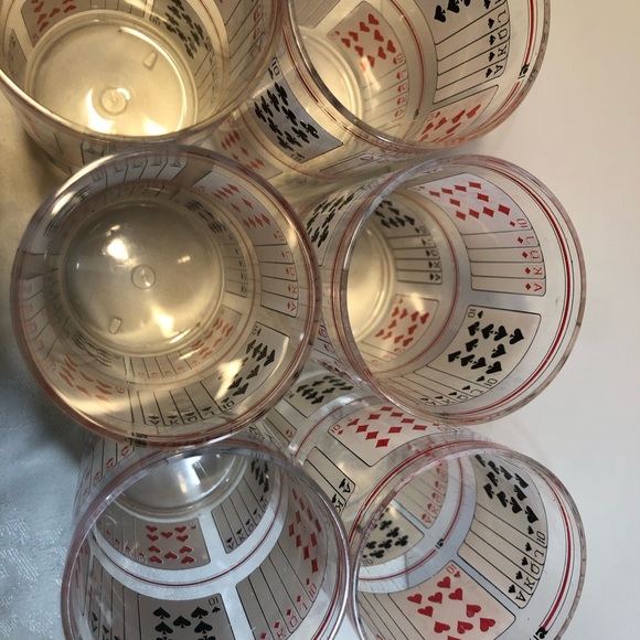 6 Plastic Playing Card Poker Cups we’ll used - Picture 7 of 14